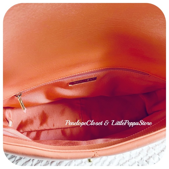 NEW 100% AUTHENTIC CHANEL 19 LARGE HANDBAG IN CORAL - Picture 6 of 8
